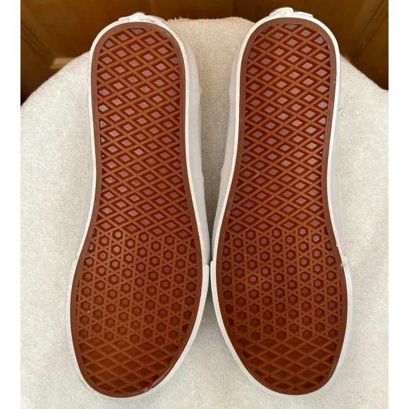 New In Box, VANS Women's White Size 10 Sneaker - Picture 12 of 14